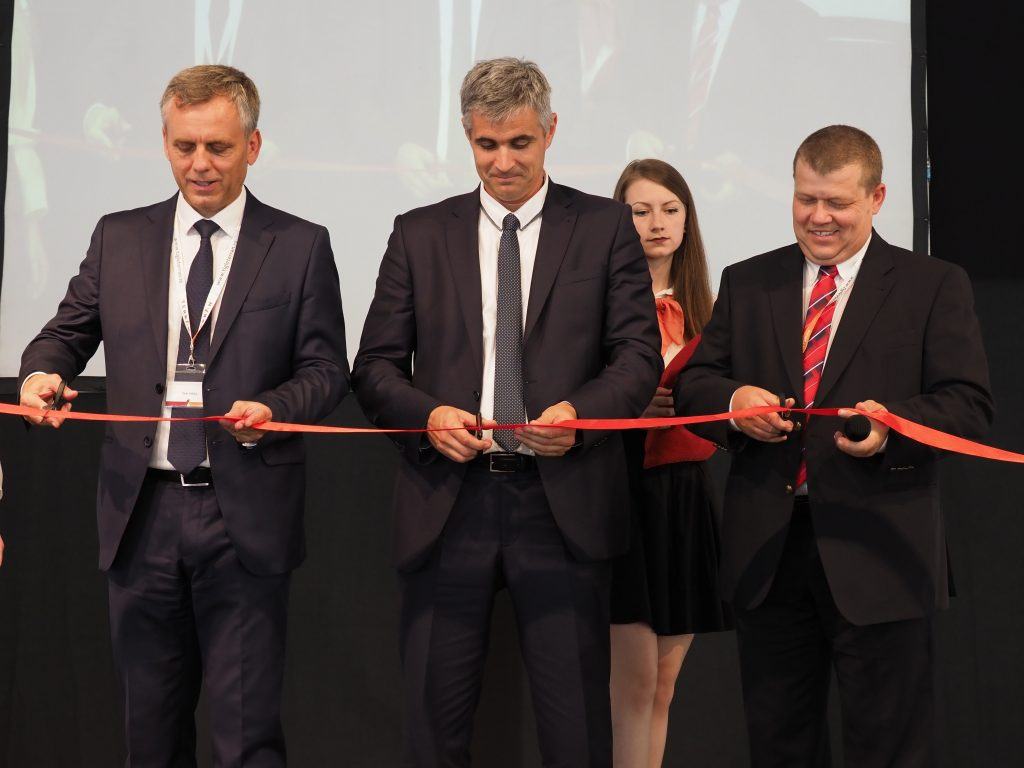 Terran inaugurează noua fabrică de țigle din beton în România