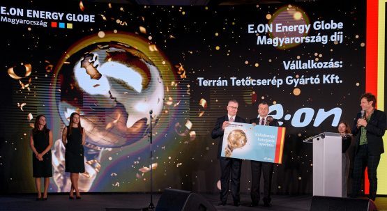Energy Globe díjat nyert a Terrán GENERON napelemes tetőcserép